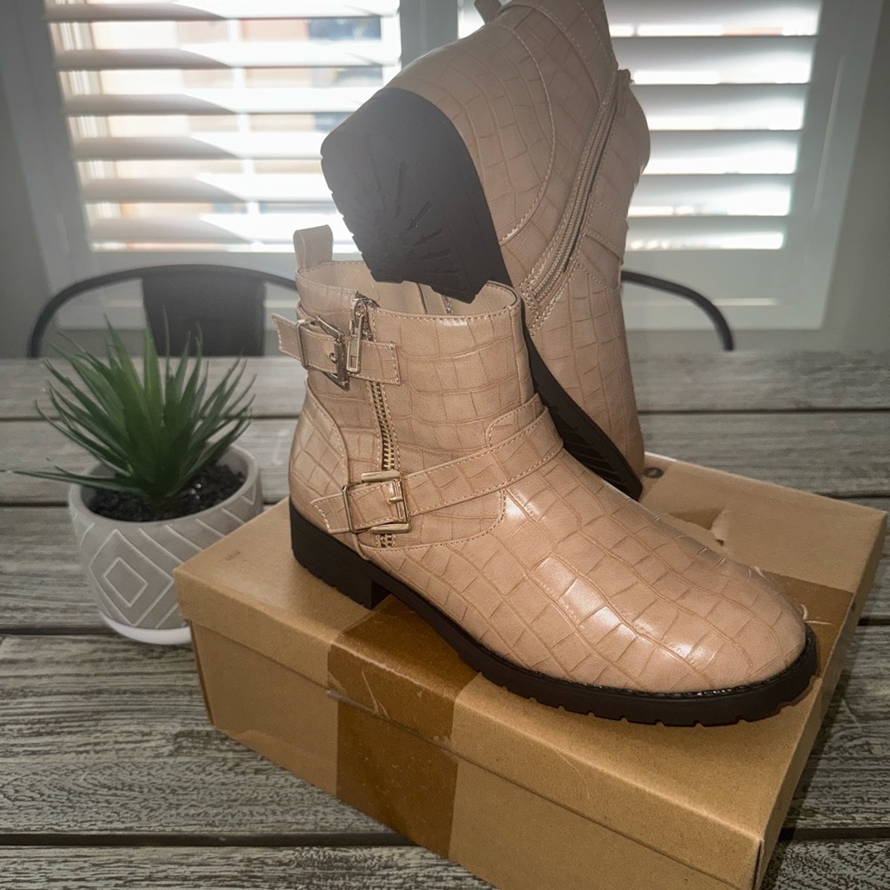 Women’s Tan Biker Buckle Ankle Booties, Double Strap with Zippers, Sz 9
